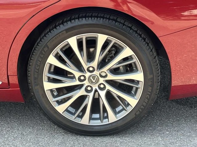 Certified Used 2020 MATADOR RED MICA Lexus 300h image 11
