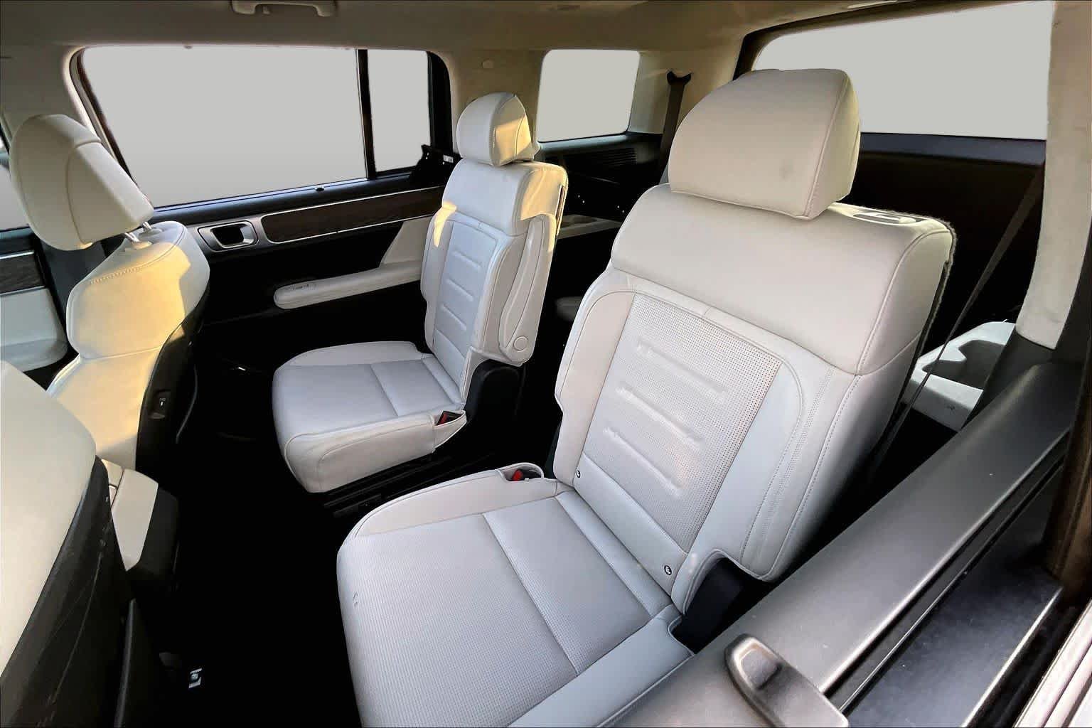 Used 2024 Shimmering Silver Hyundai Calligraphy image 19