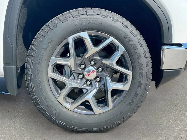 2026 GMC Sierra 1500 SLT - Photo 19