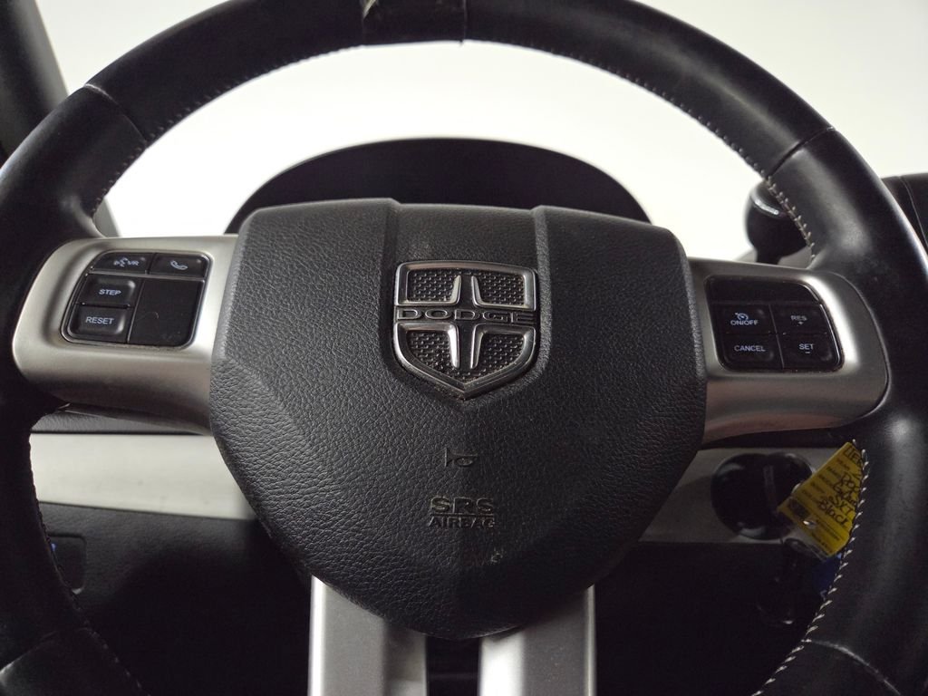 Used 2015 Black Dodge SXT image 22