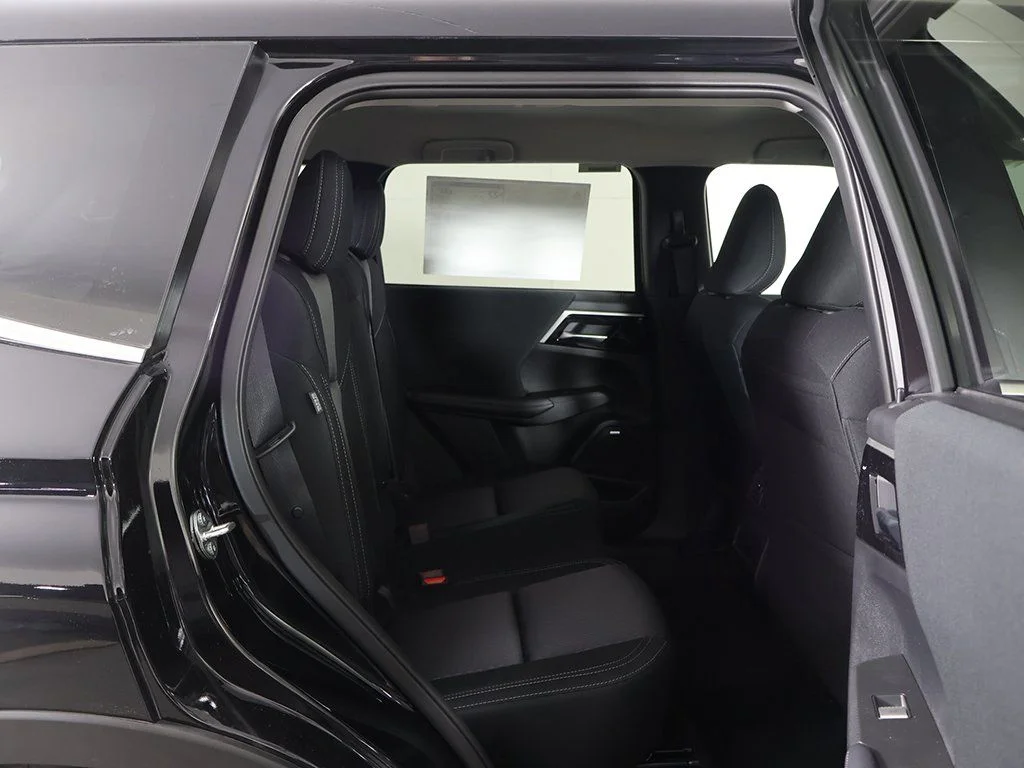 New 2026 Black Mitsubishi ES image 30