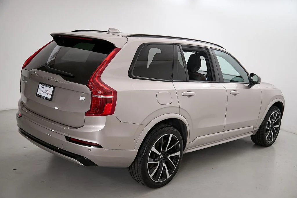 Certified Used 2023 Bright Dusk Volvo Plus image 9