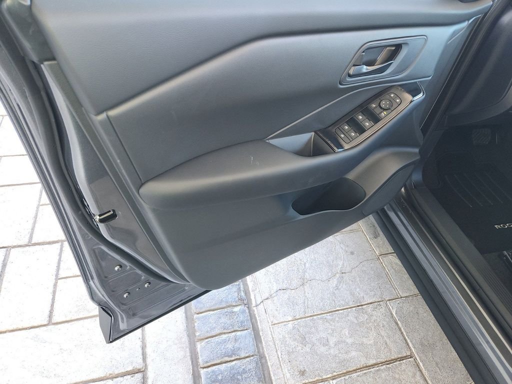 New 2026 Gray Nissan S image 19