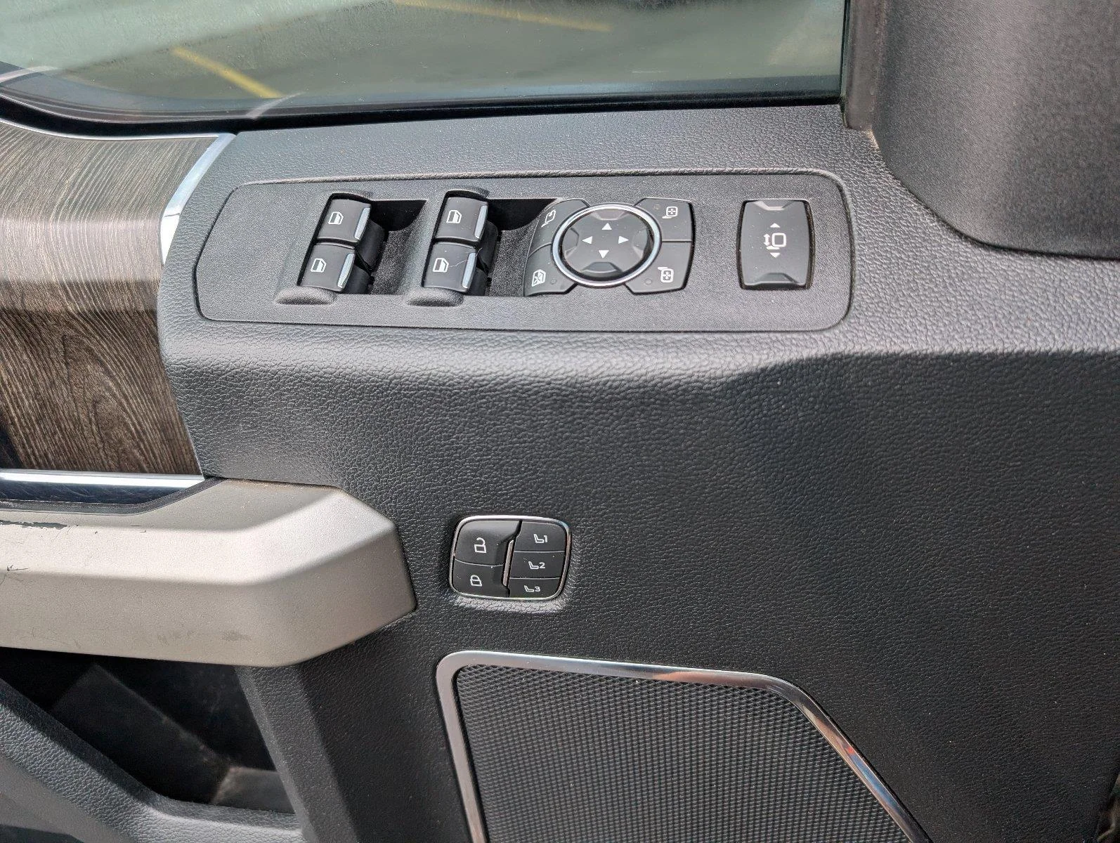 Used 2020 Agate Black Ford Lariat image 19
