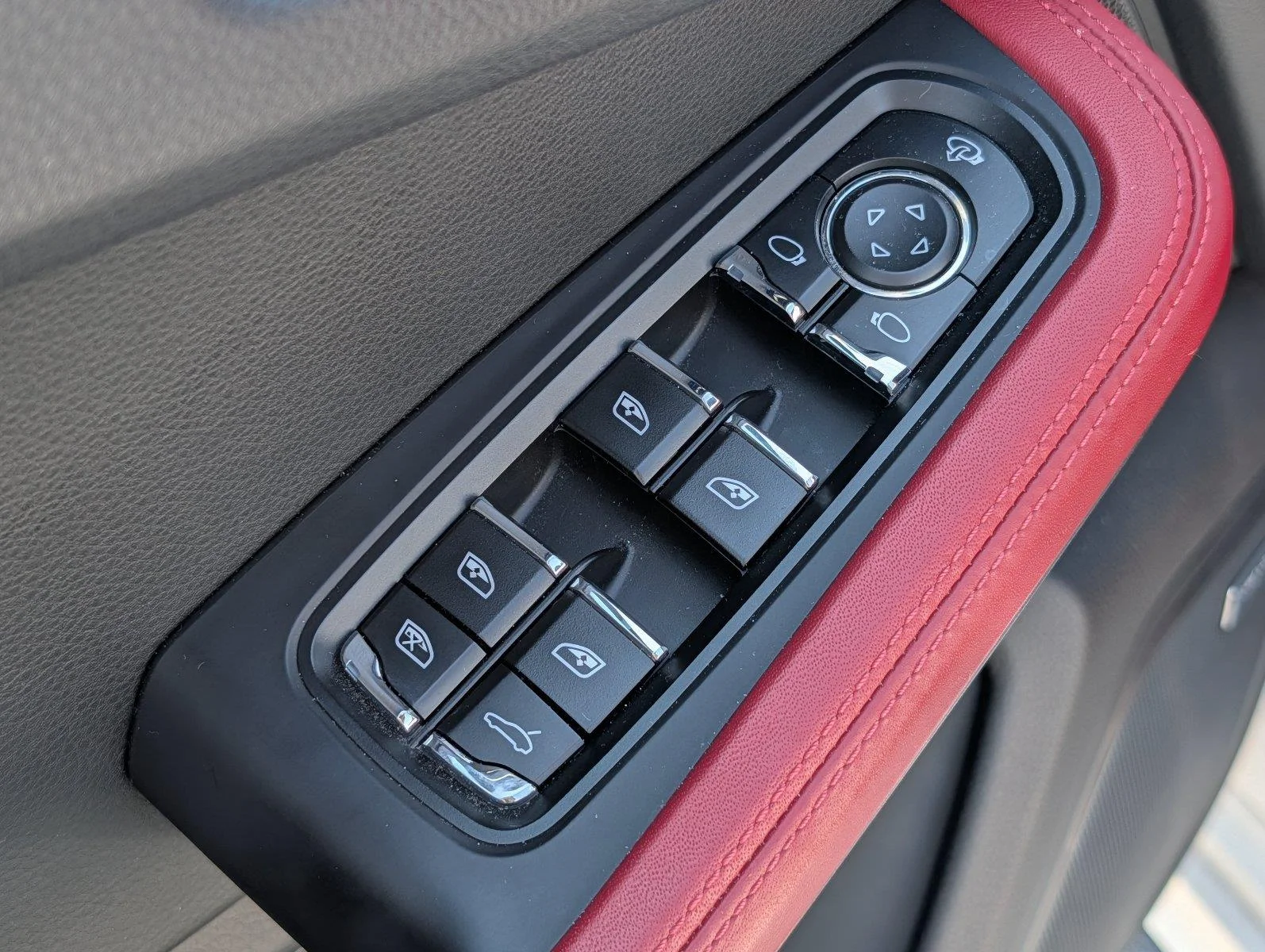 Used 2025 White Porsche S image 15