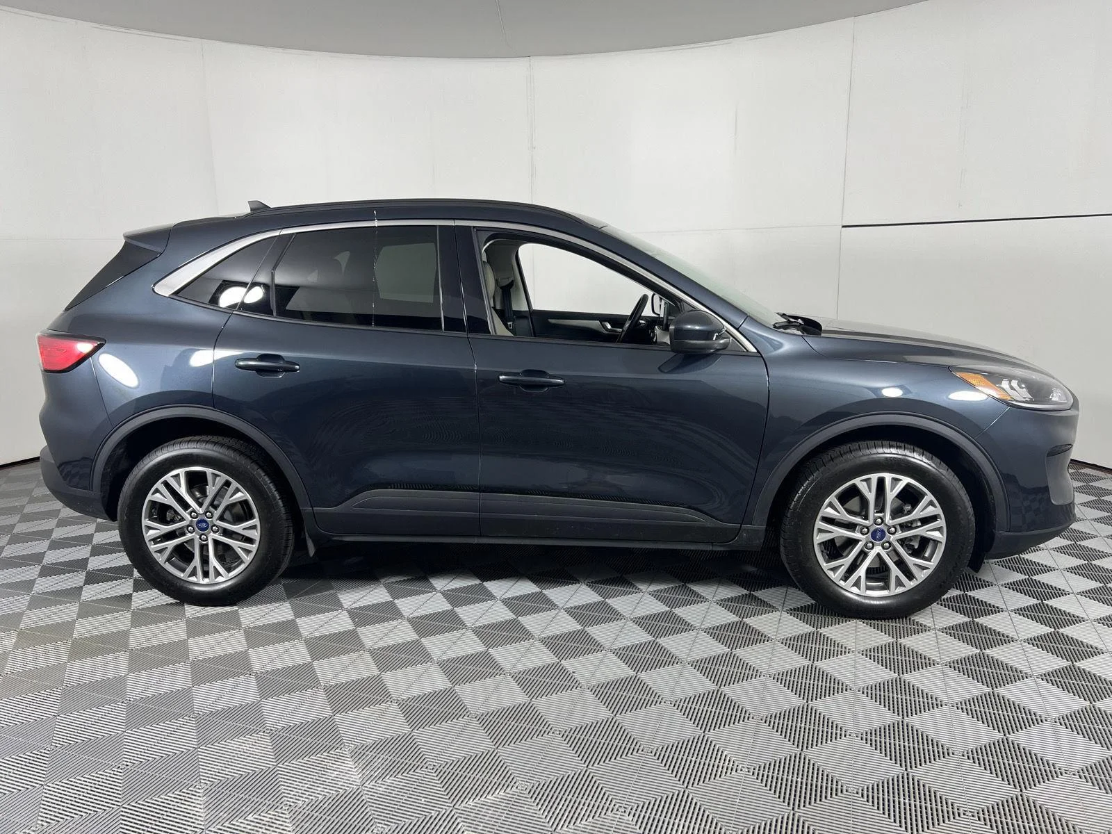 Used 2022 Stone Blue Ford SEL image 11