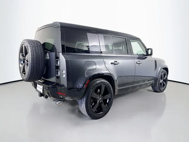 Certified Used 2024 Gray Land Rover V8 image 5