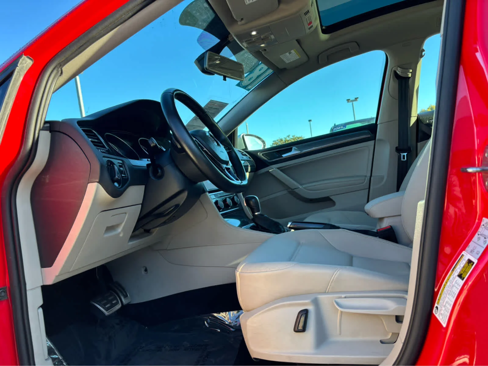 Used 2018 Tornado Red Volkswagen SE image 10