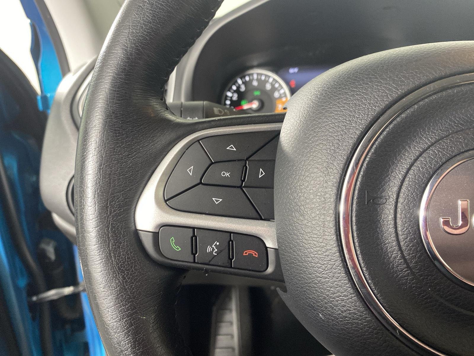 Used 2021 Bikini Metallic Clearcoat Jeep Latitude image 16