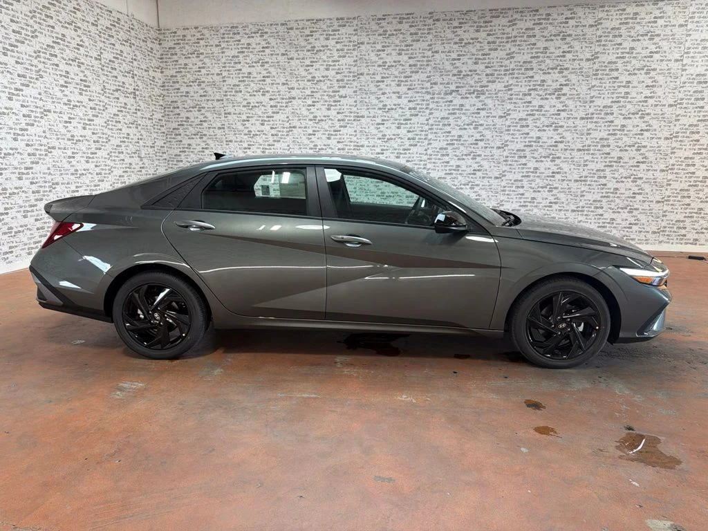 New 2026 Amazon Gray Hyundai SEL Sport image 8