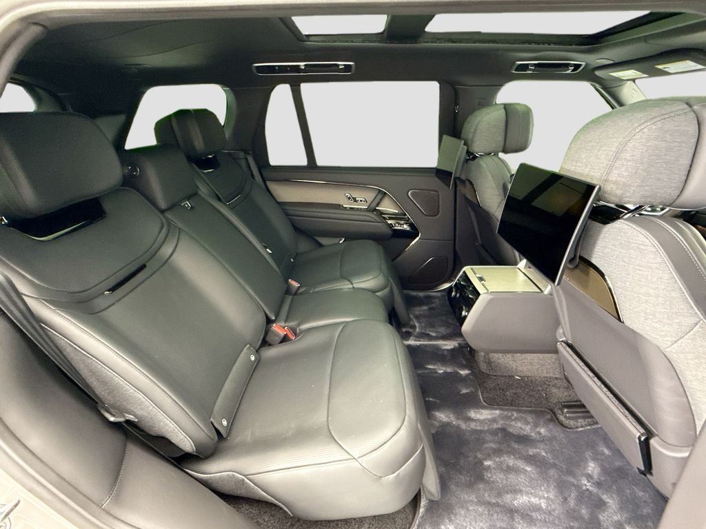 New 2026 Borasco Grey LAND ROVER SV Signature Suite image 21
