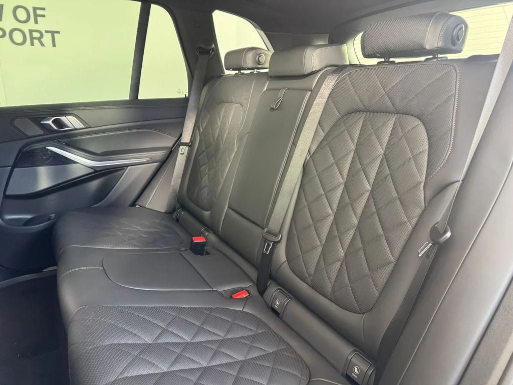New 2026 Black Sapphire Metallic BMW xDrive40i image 15