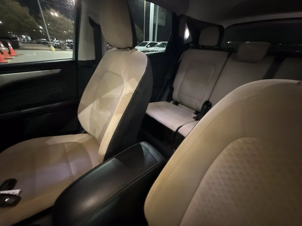 Used 2022 White Ford SE image 16