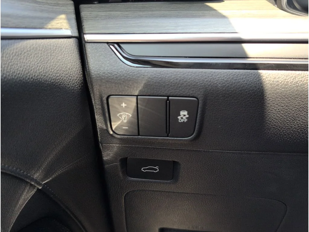 2025 Kia K5 EX - Photo 26