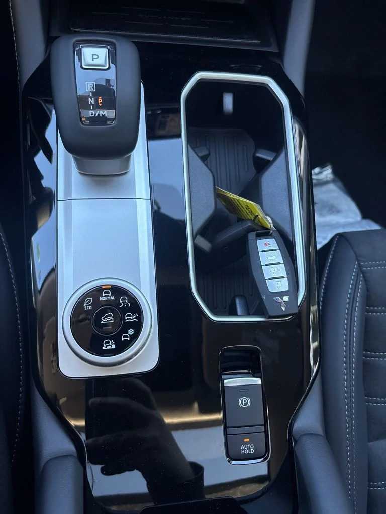 New 2026 White Mitsubishi Trail Edition image 18
