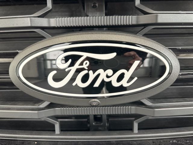 New 2026 Iconic Silver Metallic Ford XLT image 3