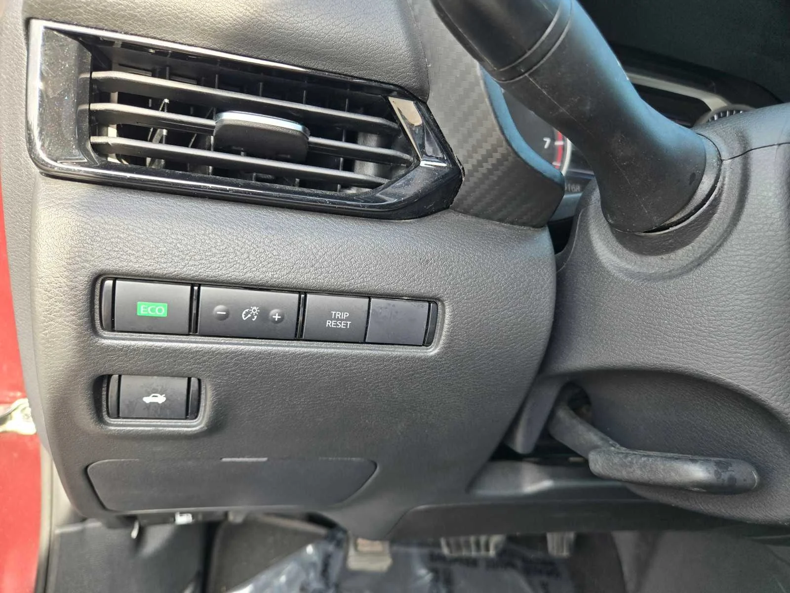 Used 2024  Nissan SV image 20
