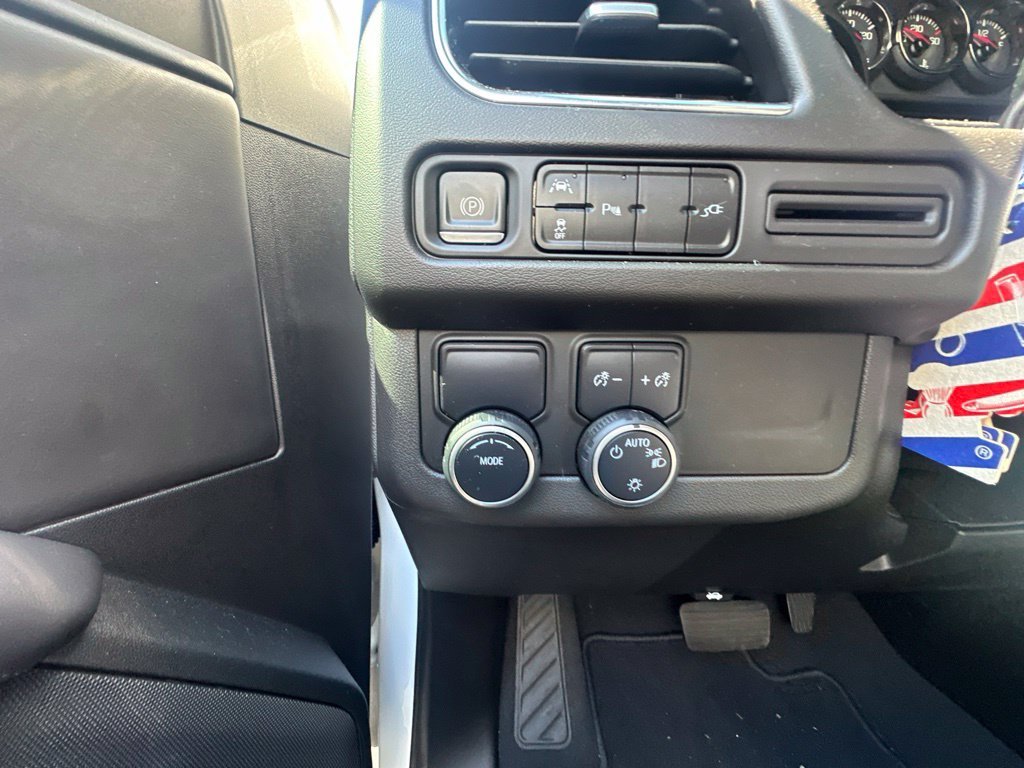 Used 2022 White Chevrolet LS image 15