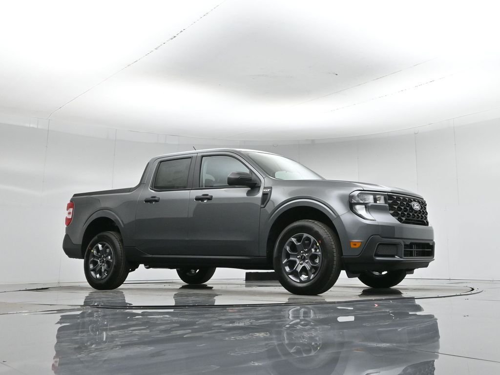 New 2026 Carbonized Gray Metallic Ford XLT image 3