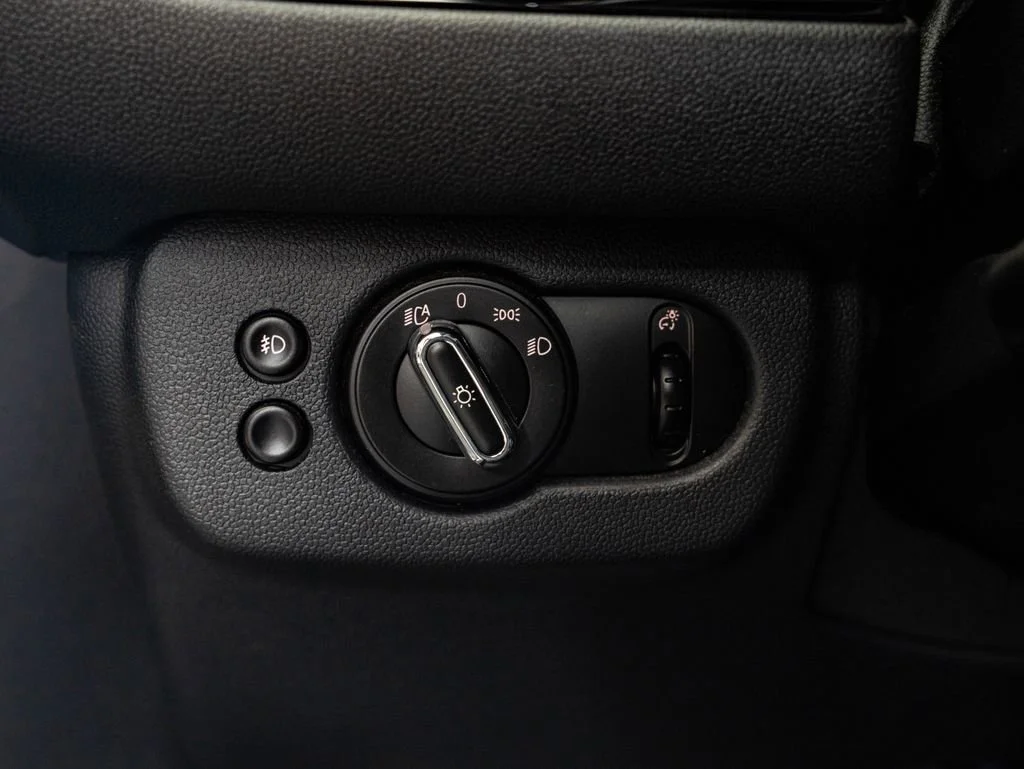 Used 2017 Gray Metallic MINI Clubman image 41