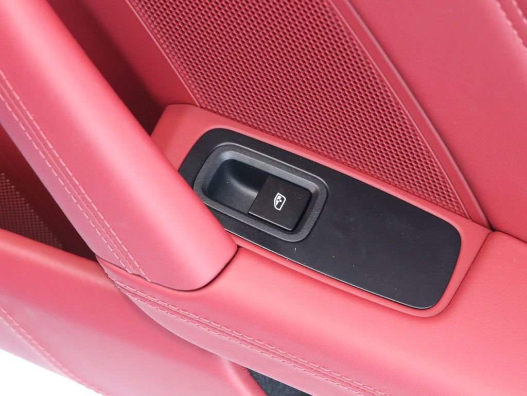 Used 2024  Porsche Targa 4 GTS image 23