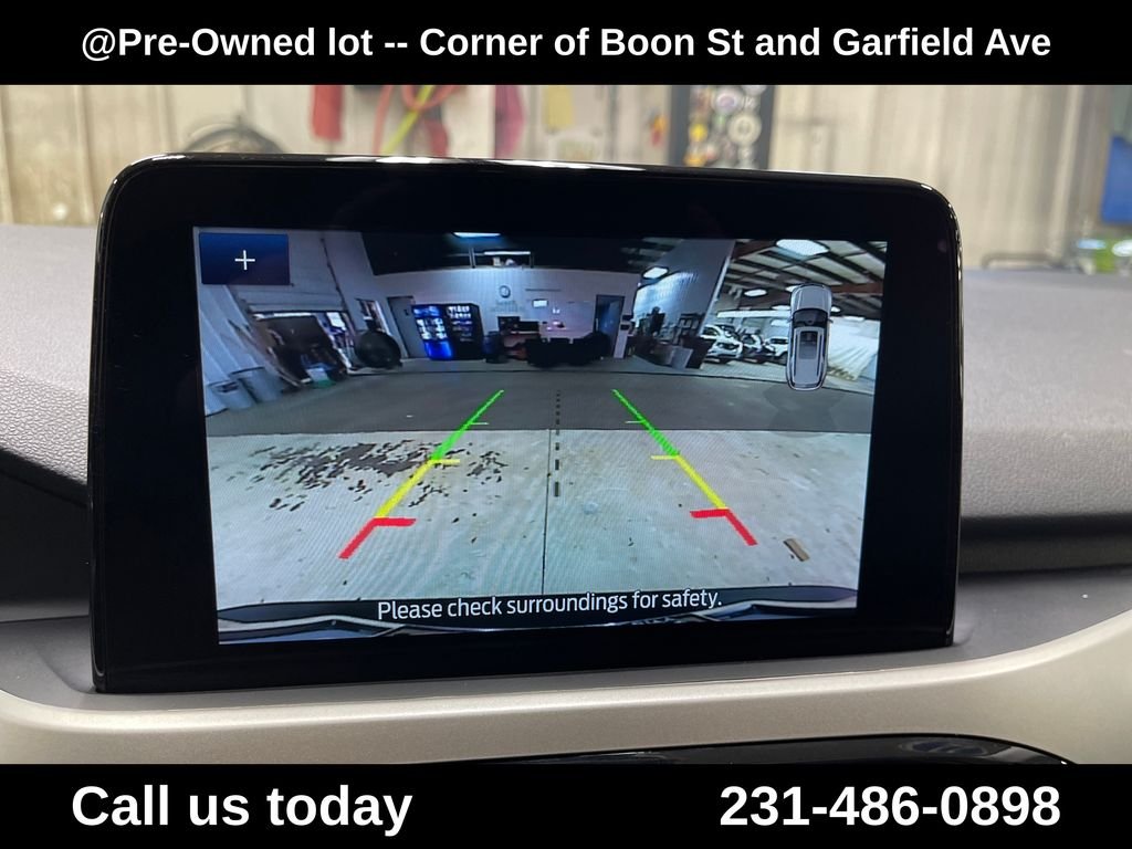 Used 2022 Red Ford SEL image 23