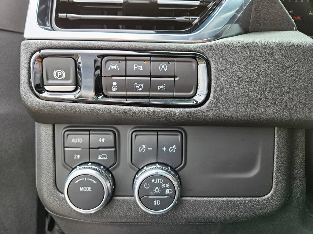 Used 2025 Sterling Metallic GMC Denali image 28