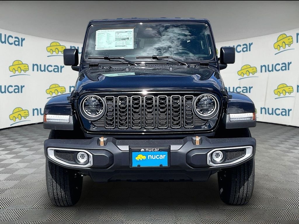 New 2026 Black Clear-Coat Exterior Paint Jeep 85th Anniversary Edition image 2