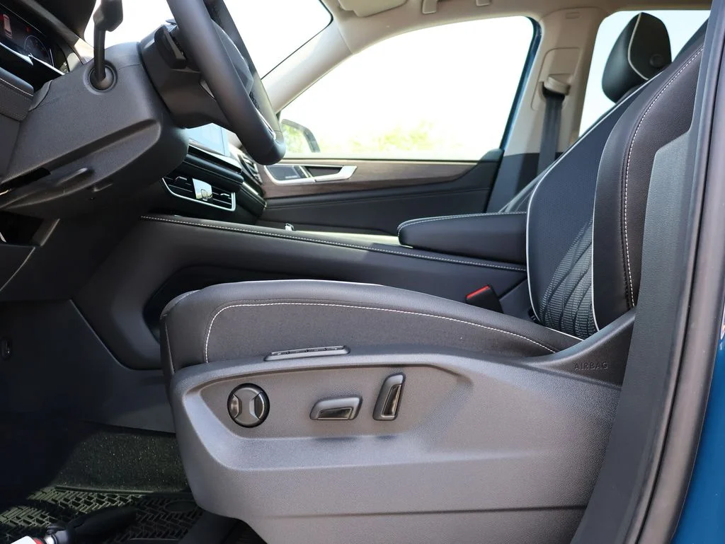 New 2026 Blue Volkswagen 2.0T SEL Premium R-Line image 37