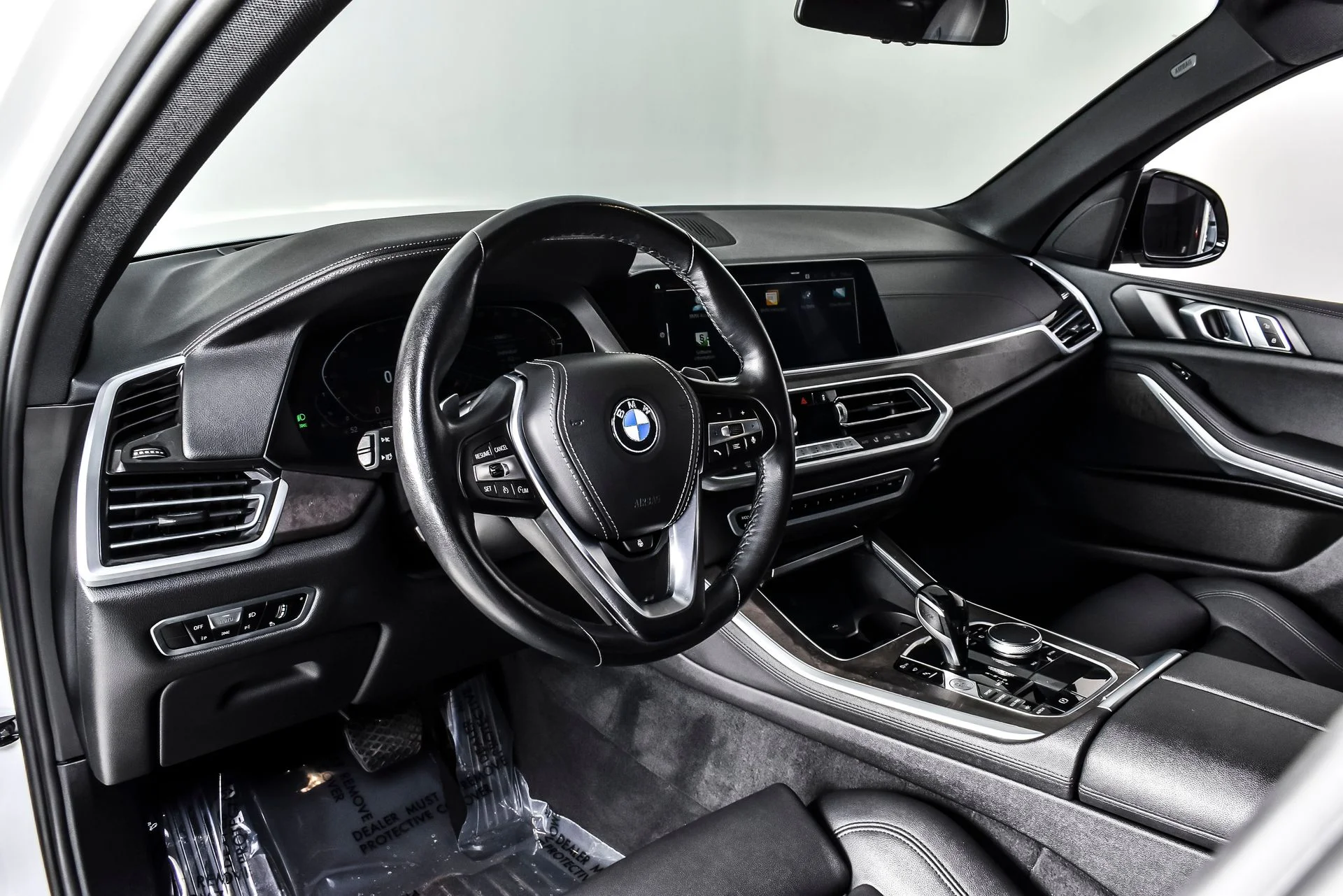 Used 2022 White Metallic BMW xDrive40i image 15