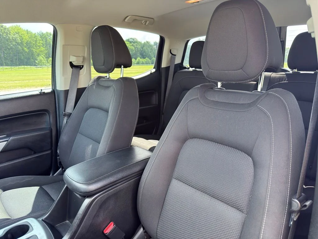Used 2021 White Chevrolet LT image 27