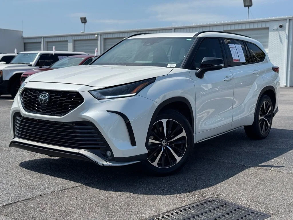 Used 2021 White Toyota XSE image 6