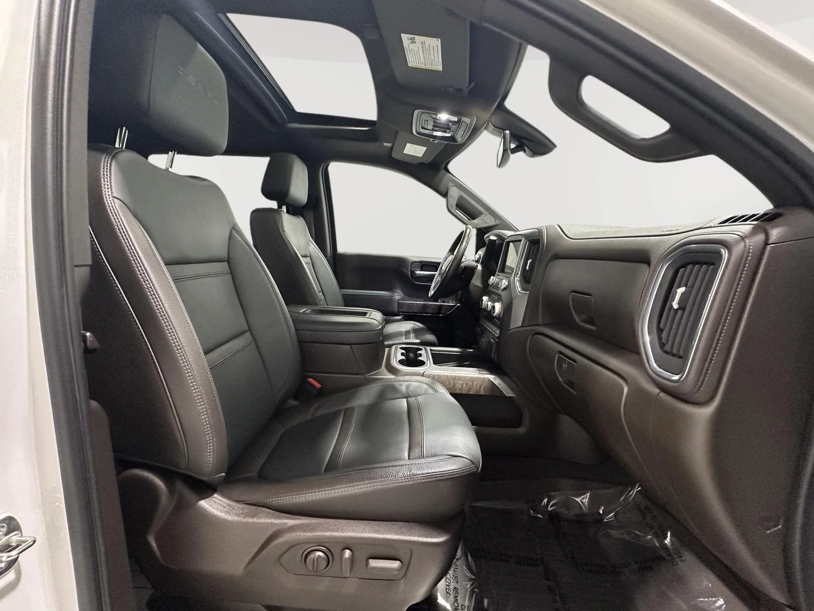 Used 2022 WHITE FROST TRICOAT GMC Denali image 27