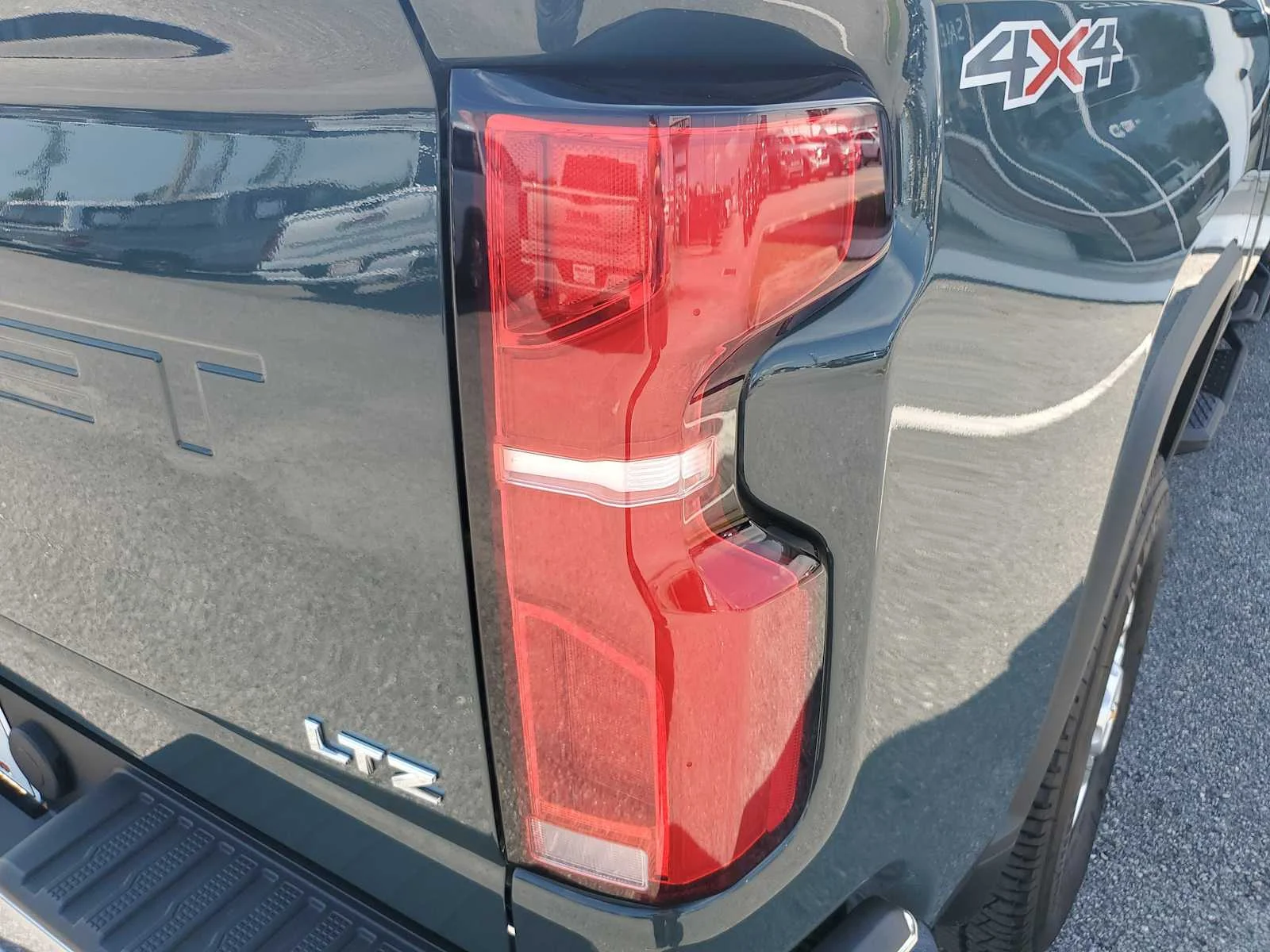 Used 2025 Cypress Gray Chevrolet LTZ image 19