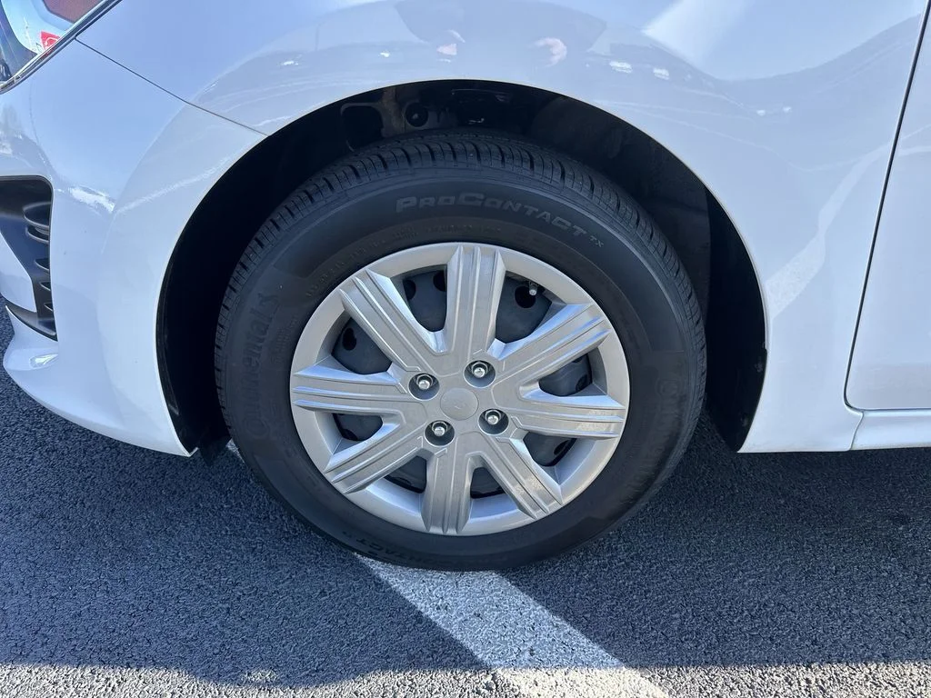 Used 2023 White Kia LX image 10