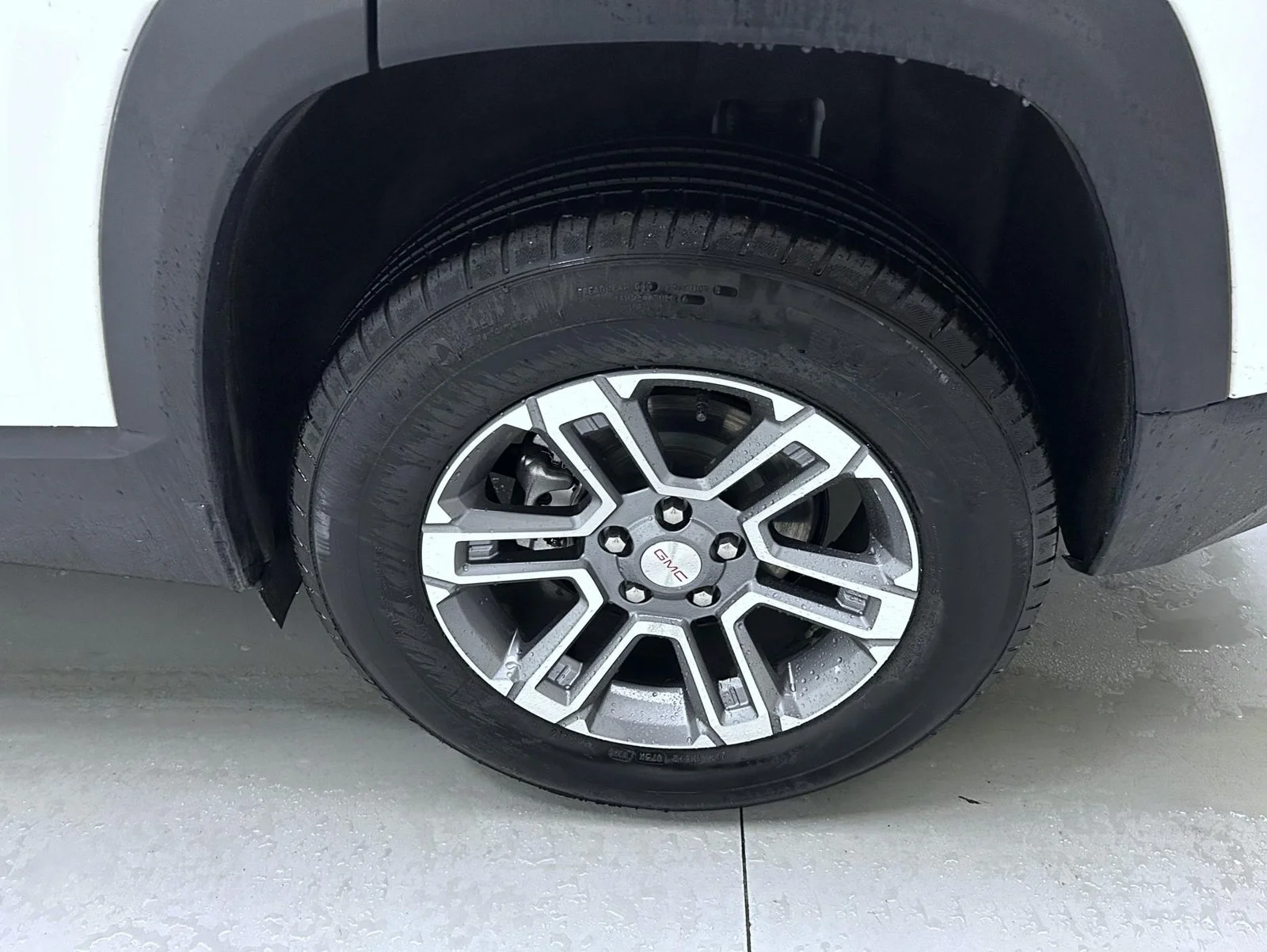 Used 2026 White GMC Elevation image 22