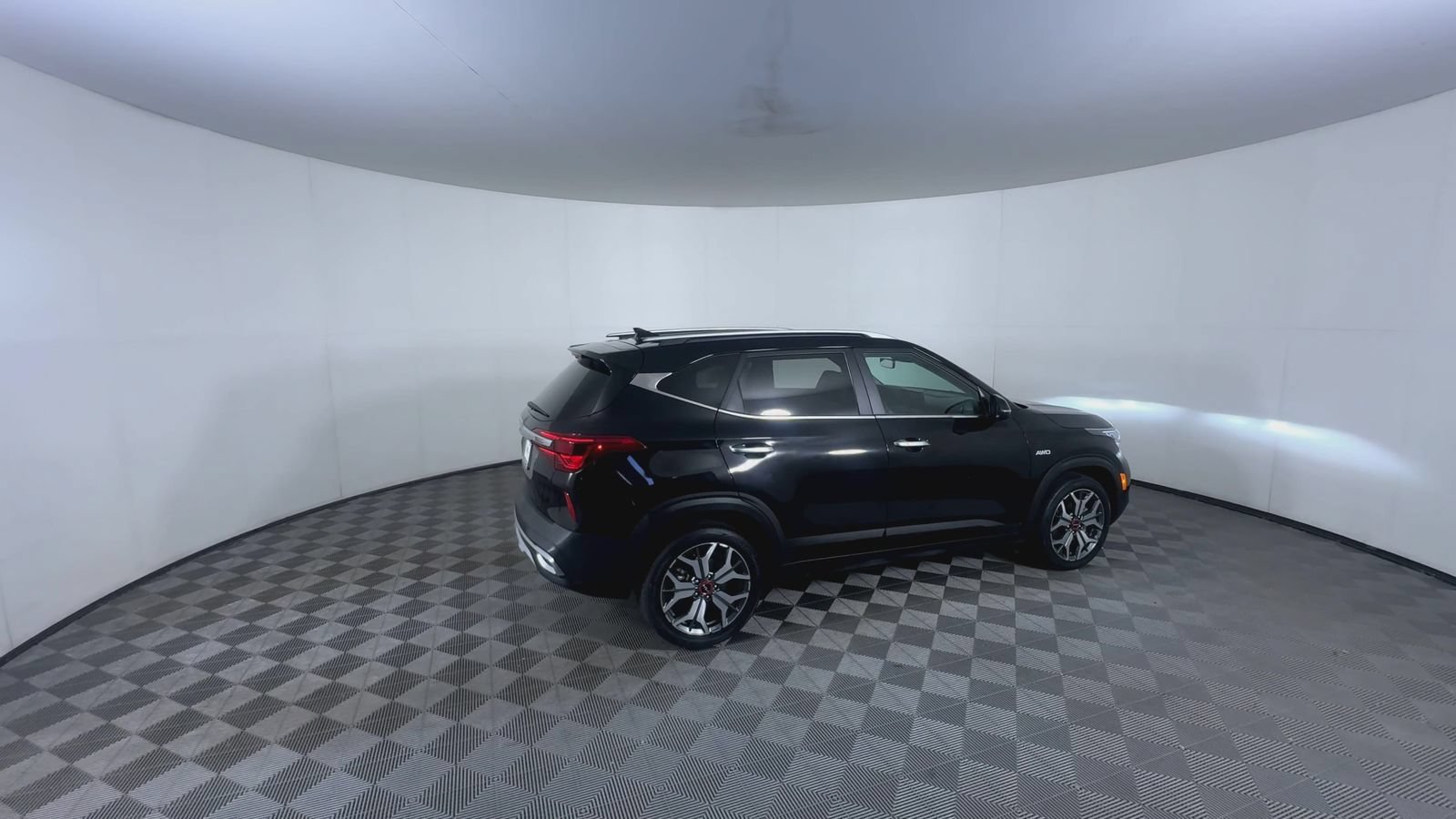 Used 2023 Cherry Black Kia SX image 8