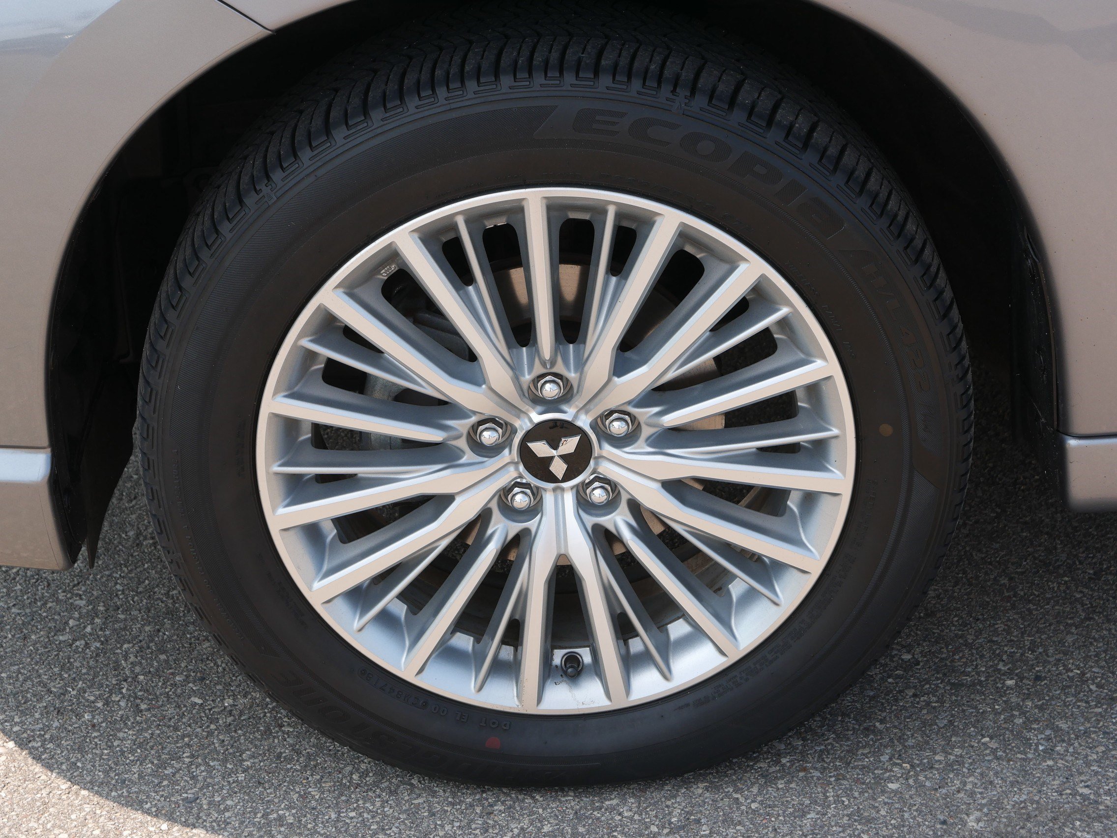 Used 2019 Mercury Gray Metallic Mitsubishi GT image 15