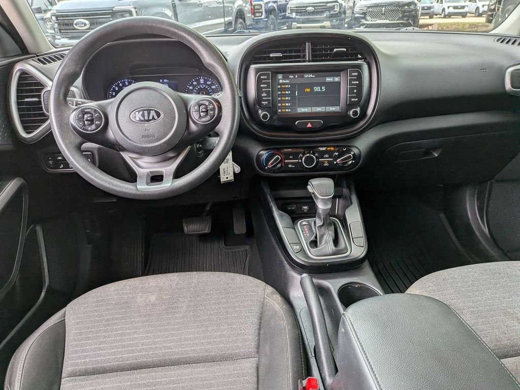 Used 2020 White Kia S image 27
