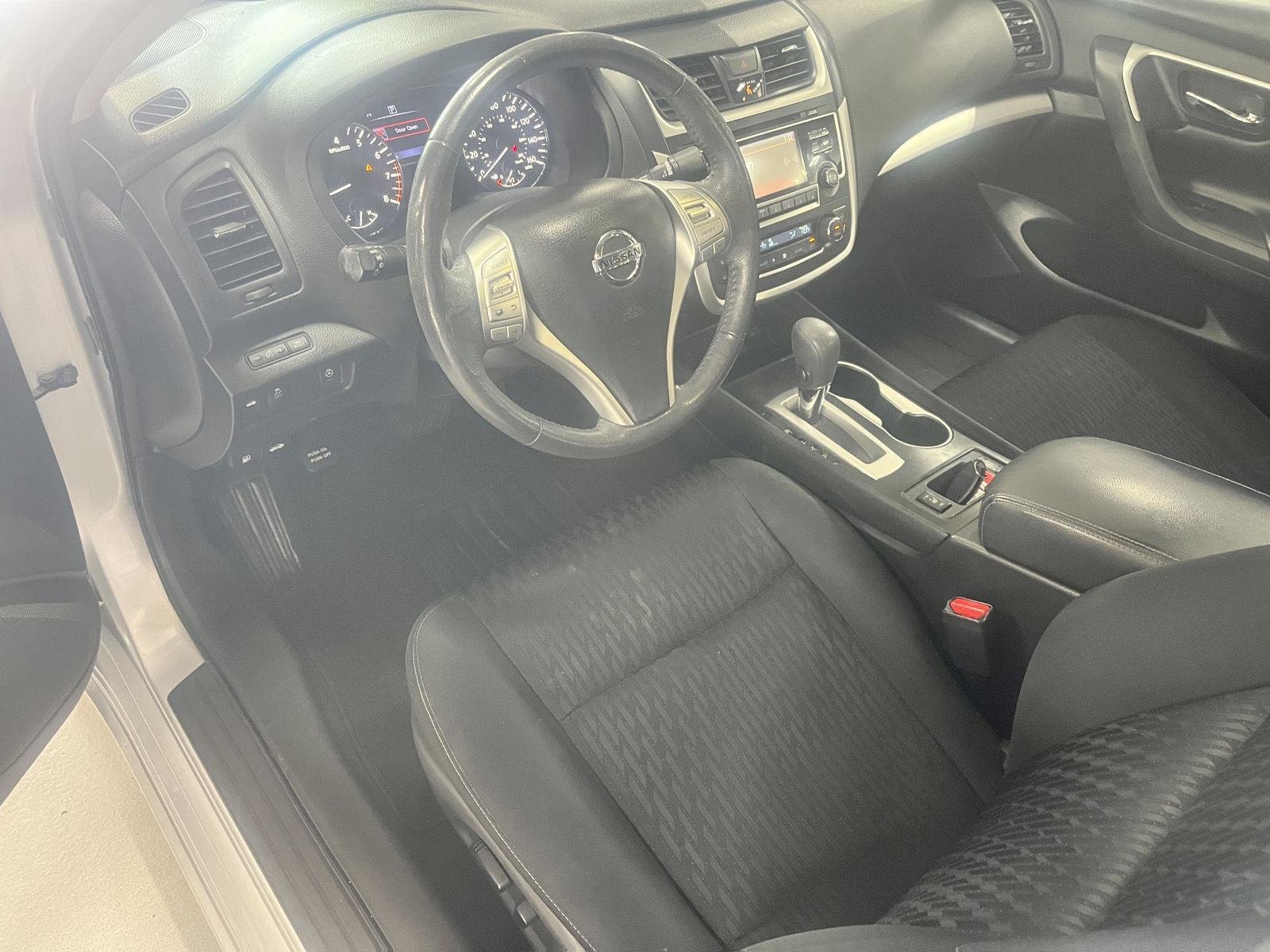 Used 2017 Brilliant Silver Nissan 2.5 SV image 11