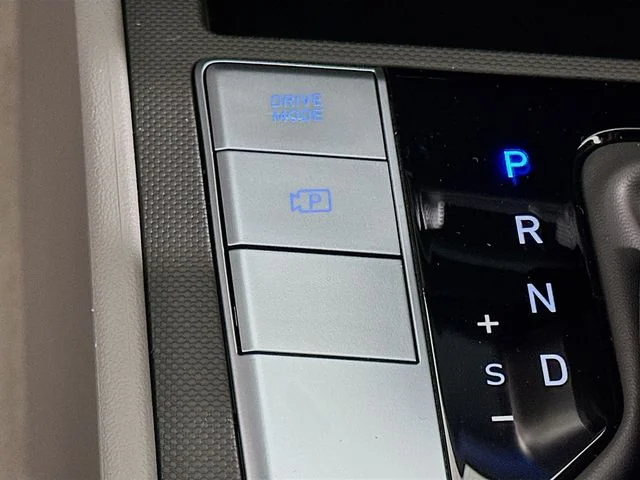 New 2026 Hyundai ELANTRA SE