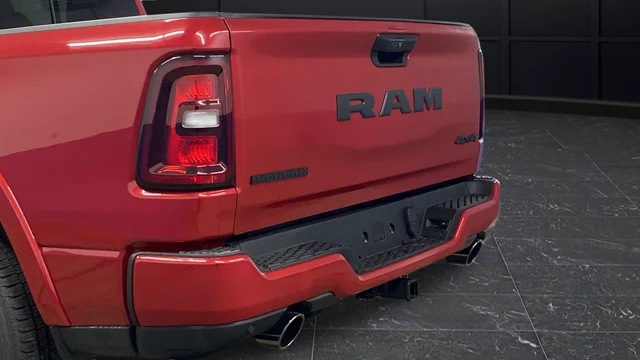 New 2026 Molten Red Pearl-Coat Exterior Paint RAM Big Horn/Lone Star image 45