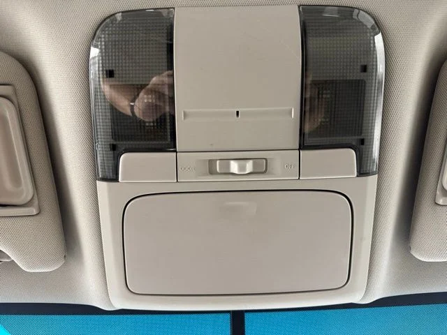 Used 2011 White Subaru 2.5i Premium image 13