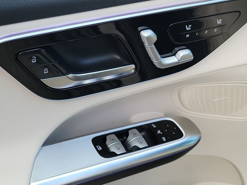 New 2027 Black Mercedes-Benz GLC 300 image 18