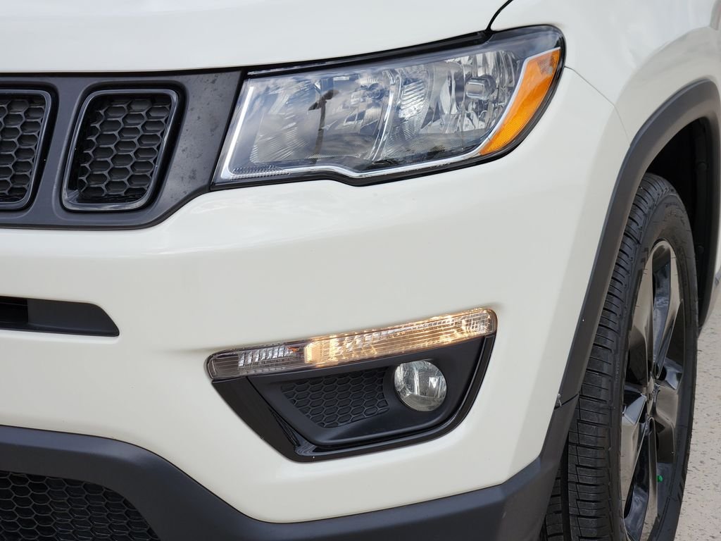 Used 2021 White Jeep Latitude image 10