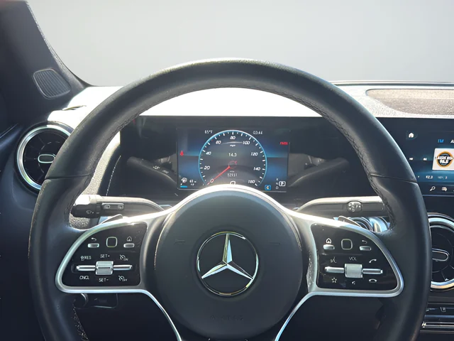 Used 2020 Red Mercedes-Benz GLB 250 image 19