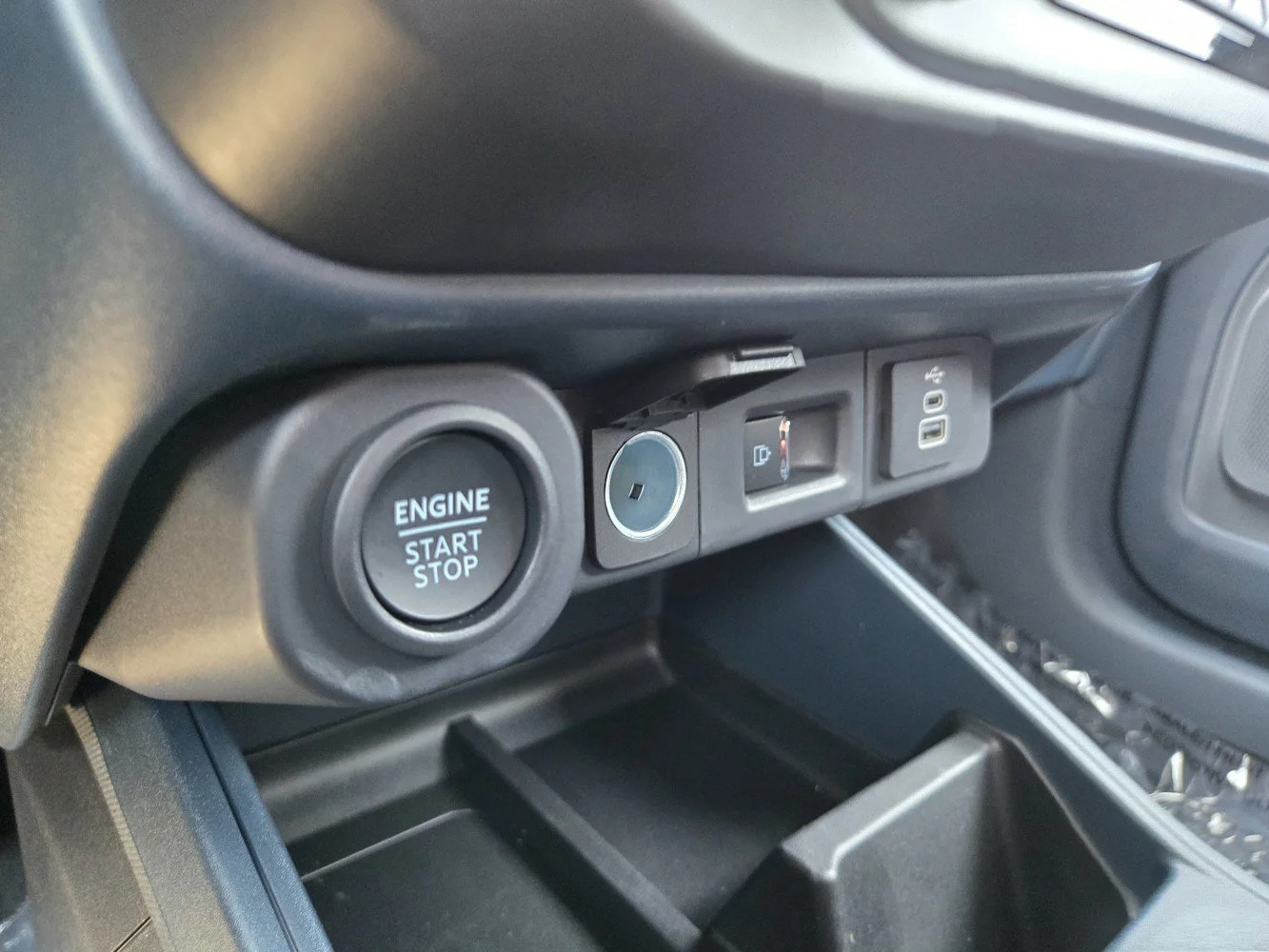 New 2026 Space White Metallic Ford XLT image 13