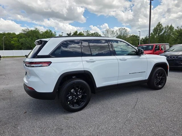 New 2026 Bright White Clear-Coat Exterior Paint Jeep Altitude image 11