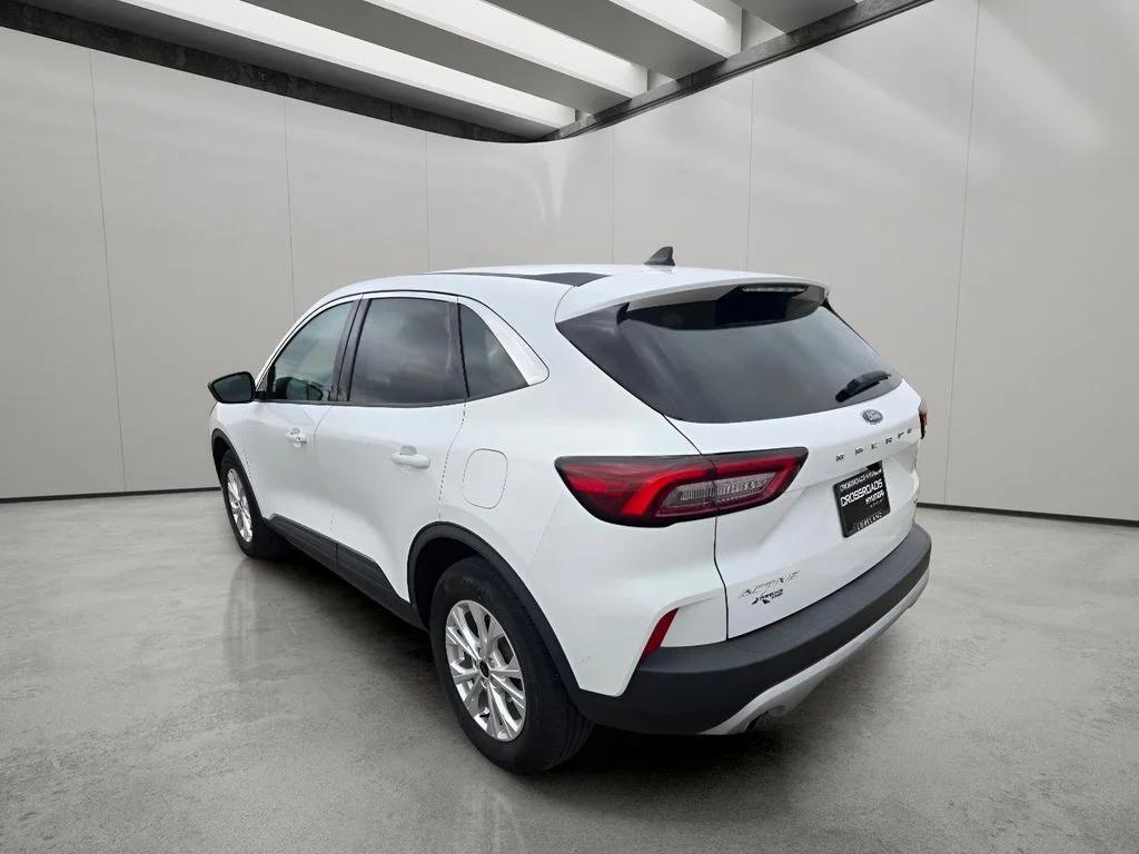 Used 2024 Oxford White Ford Active image 3