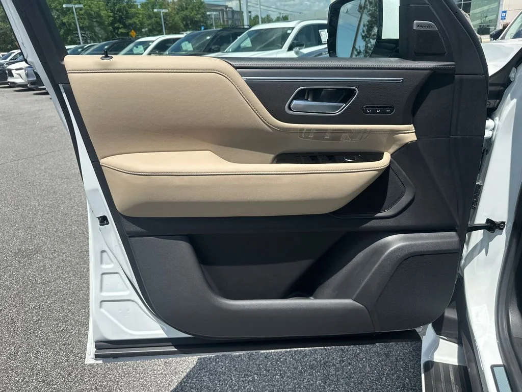 Certified Used 2026 White INFINITI PURE image 10